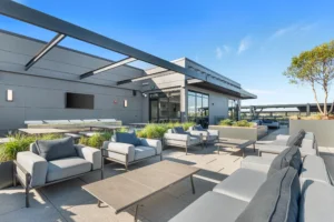 Rooftop lounge seating and outdoor gathering space at 445 Park Commons Nashville