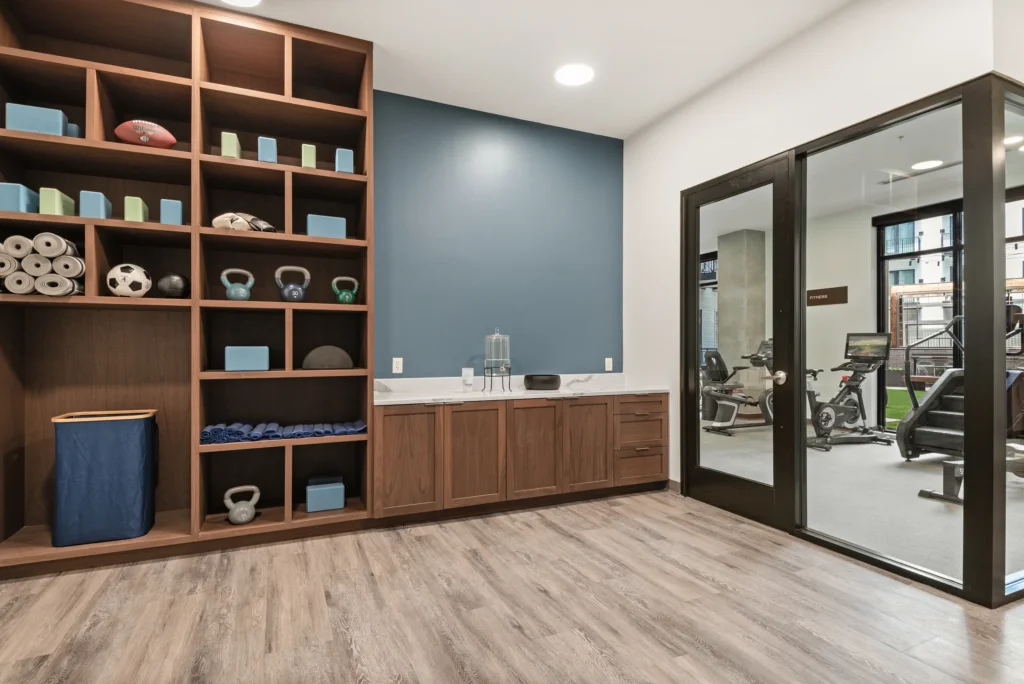 445 Benton Ave 27