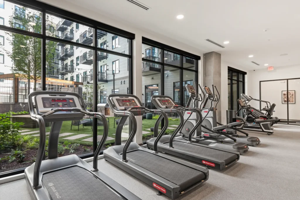 445 Benton Ave 28