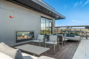445 Benton Ave 38