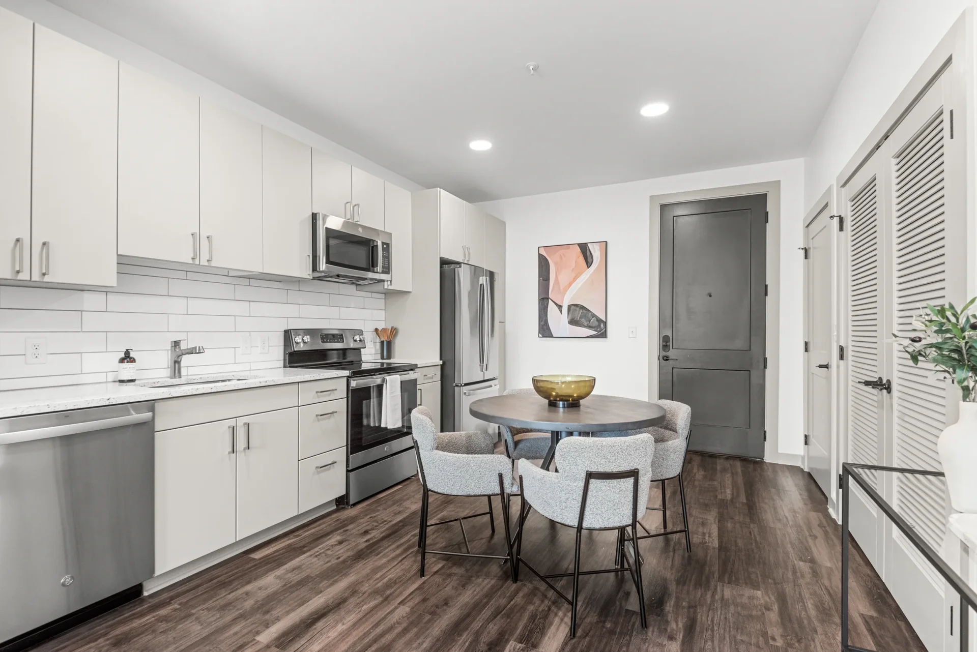 445 Benton Ave 59